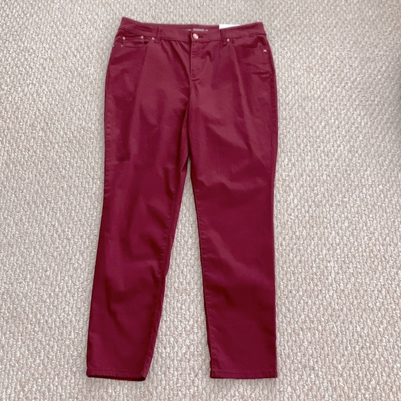 Chico’s Platinum Soft-Stretch Jegging - Picture 2 of 15